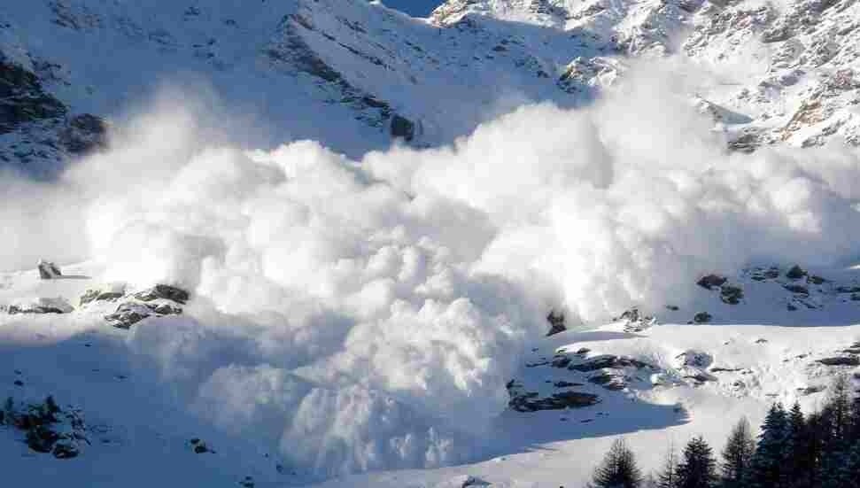 Artvin'de çığ düştü: 2 kişi hayatını kaybetti, 7 kişi yaralandı