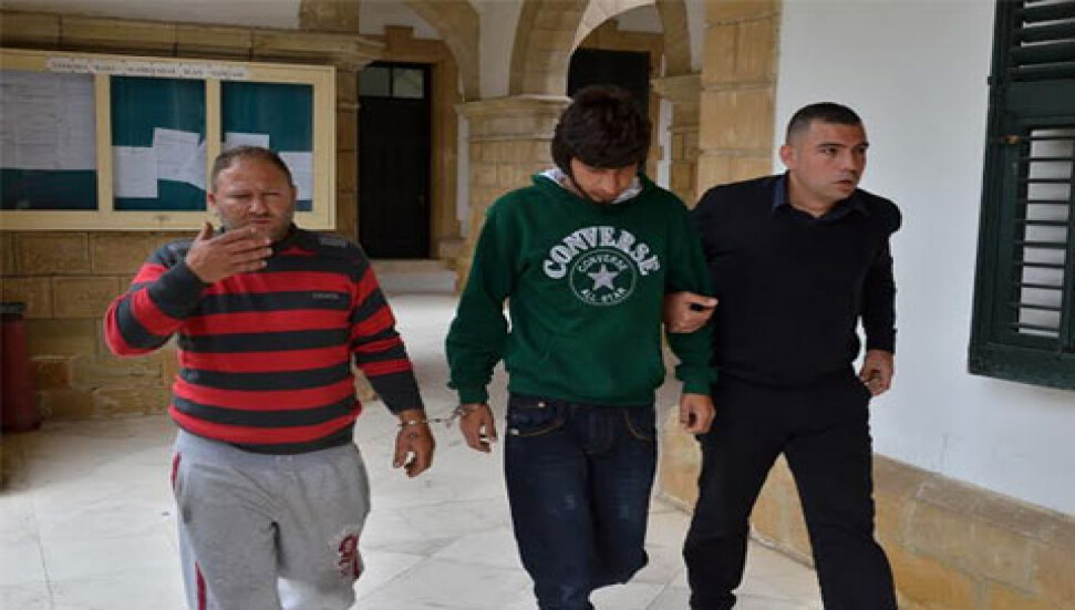 Ara bölgede yakalandılar!