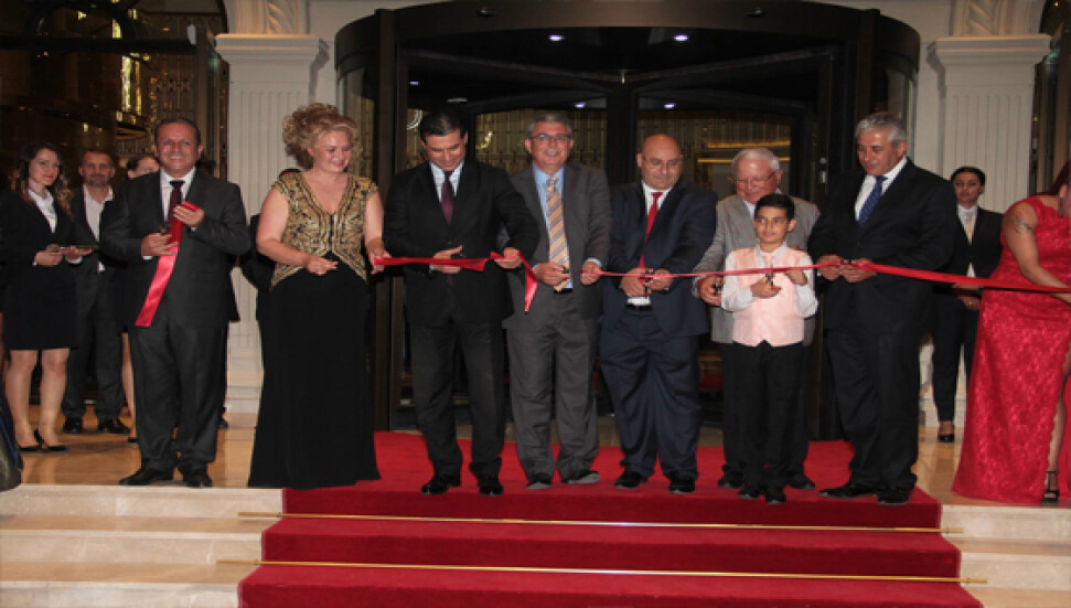 Lord's Palace hizmete girdi