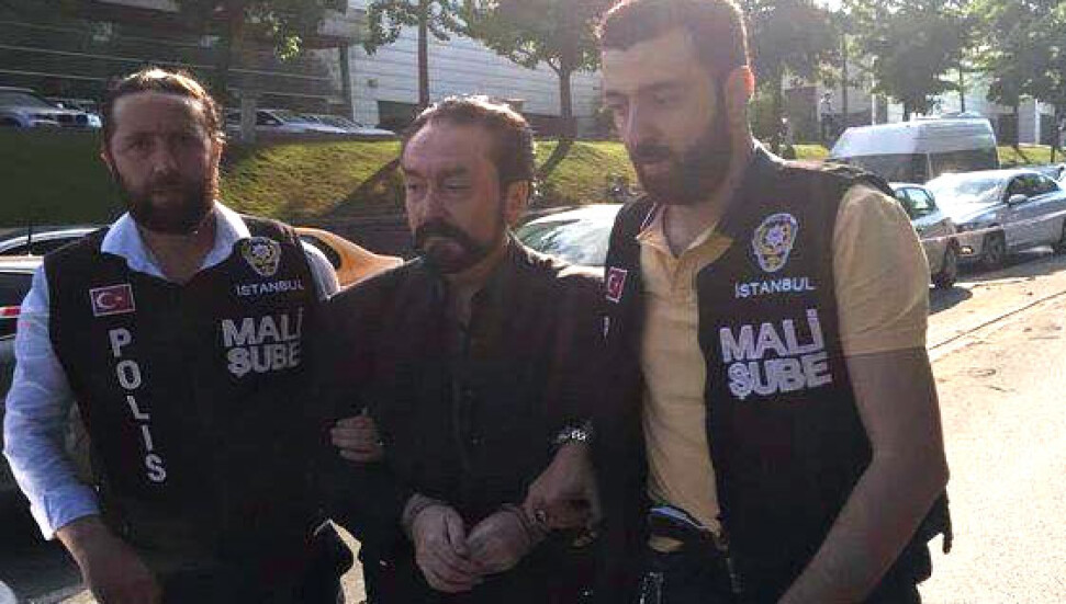 Adnan Oktar ve destekçilerine şafak operasyonu: Çok sayıda gözaltı var