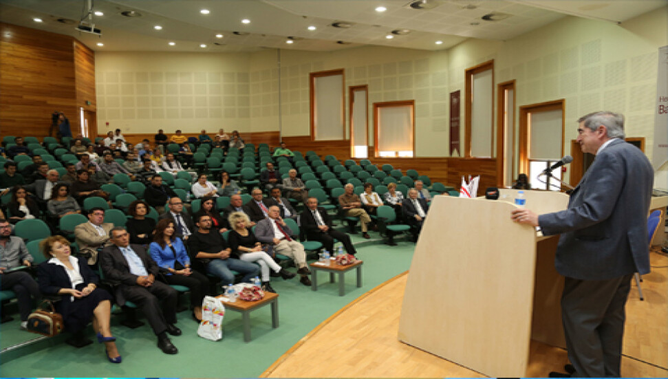 "Rauf Denktaş Yaşasaydı; Bugünkü Siyasi Konjonktürü Nasıl Değerlendirirdi" konferansı yapıldı