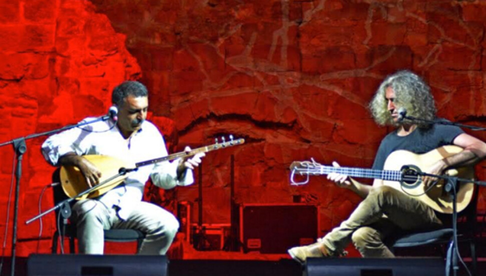 Ahmet Aslan  Erdal Erzincan festival seyircisine müzik ziyafeti sundu