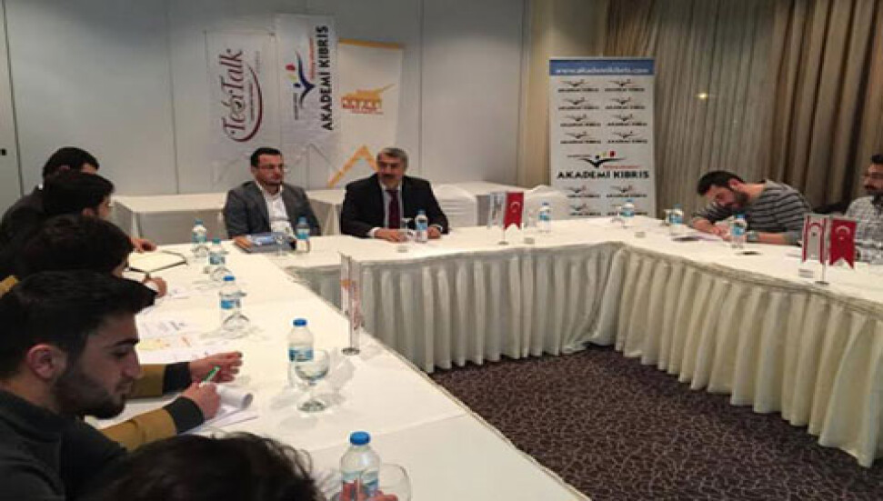 Akademi Kıbrıs'tan fikir tepsisi toplantıları