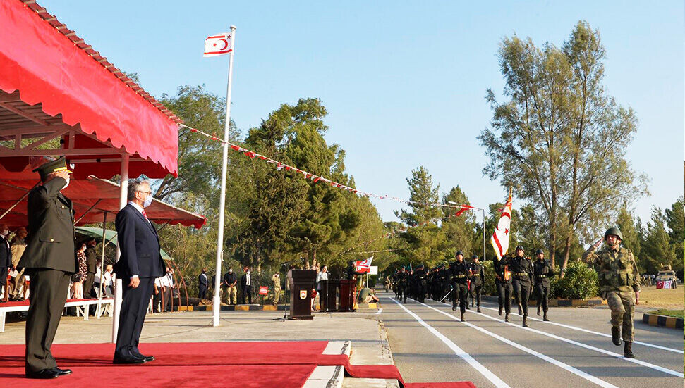 Cumhurbaşkanı Akıncı 1. Piyade Alay Komutanlığı Sancak Devir Teslim Törenine katıldı