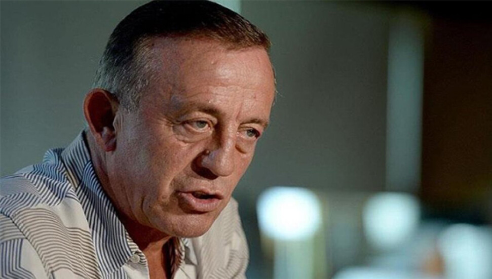 Ali Ağaoğlu lüks araçlarını satıyor