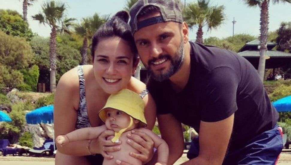 Alişan'ın oğlu KKTC'de ilk kez denizle tanıştı