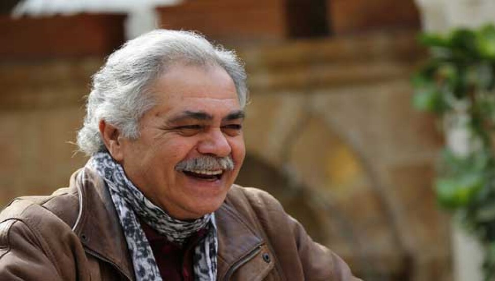 O bir tiyatro sanatçısı, oyuncu... 40 yıldan beri sahnede... Osman Alkaş