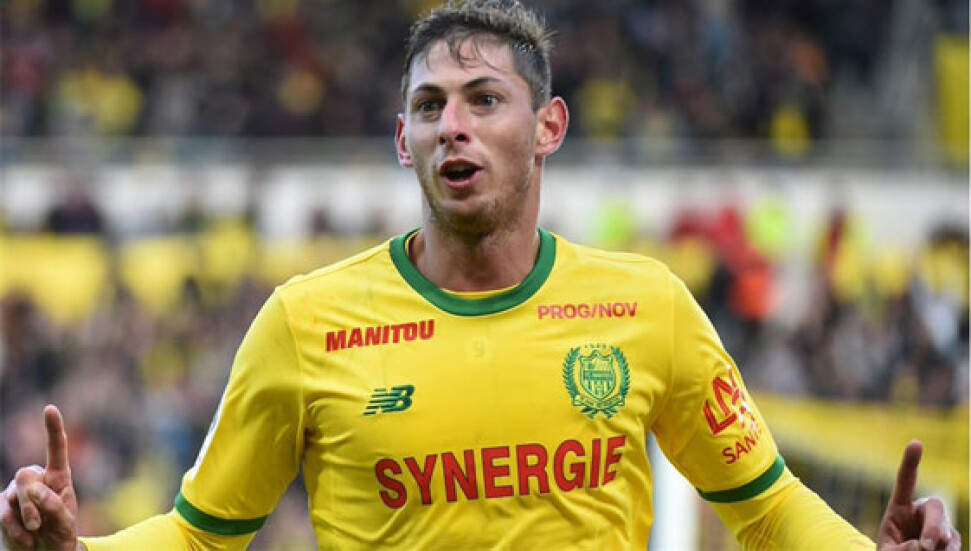 Arjantinli futbolcunun da içinde bulunduğu uçak kayboldu