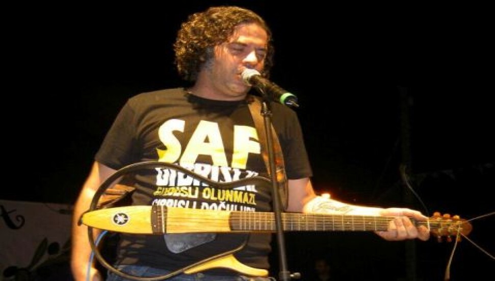 Gündüz: "Para verdikleri kıymetli, destek için çalanlar zibil"