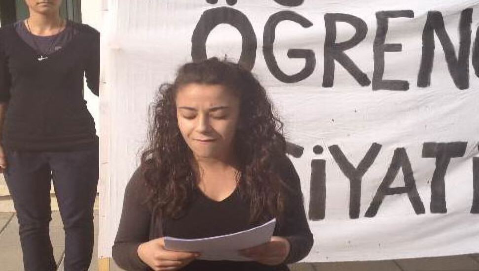 Öğrenci İnisiyatifi: "Biz müşteri değil, öğrenciyiz"