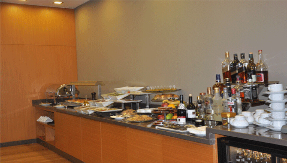 Uçağın kalkışını konforla bekliyorlar