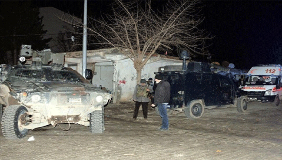 Diyarbakır Çınar'da Emniyet'e bombalı araçla saldırı: 5 ölü, 39 yaralı