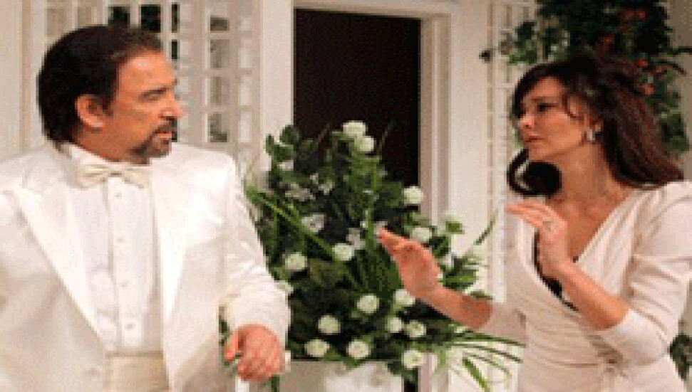 Hande Ataizi, tacize uğradığı iddiasıyla Kıbrıs turnesine gelmemiş