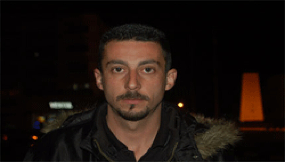 Atakan tepkili: "Başbakan'a pet şişe değil de çiçek mi atmalıydık?"