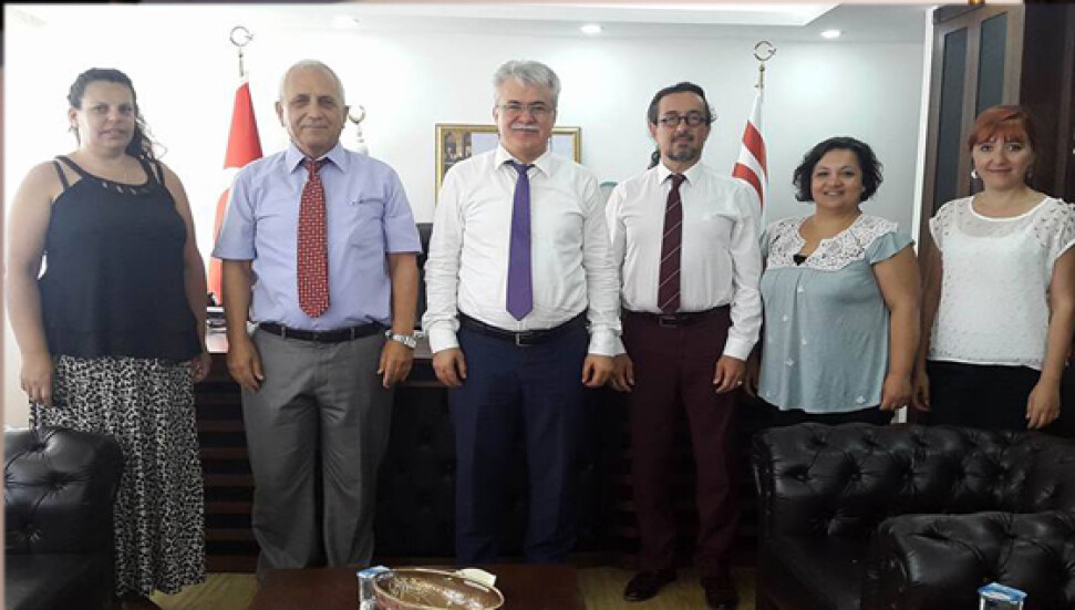 Kuzey Kıbrıs Türk Kızılay Derneği, Din İşleri Başkanı Atalay'ı ziyaret etti