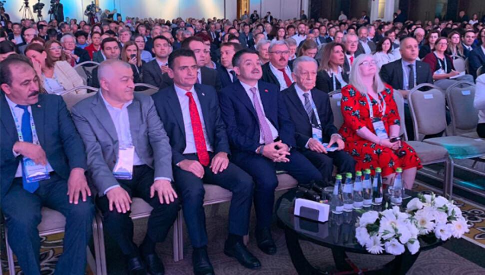 Bakan Oğuz, Dünya Süt Zirvesi'nde