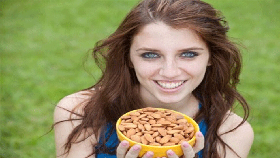 Badem yiyerek zayıflayın!