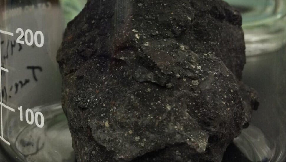 ABD'de eve çarpan gök taşının Dünya'dan daha yaşlı olduğu belirlendi