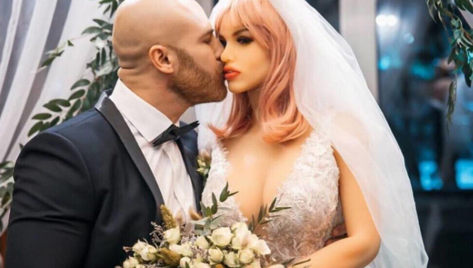 Şişme kadınla evlenen vücut geliştirmeci: “Evlendikten sonra bozuldu”