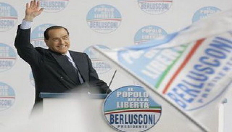 Berlusconi'den aşk şarkıları