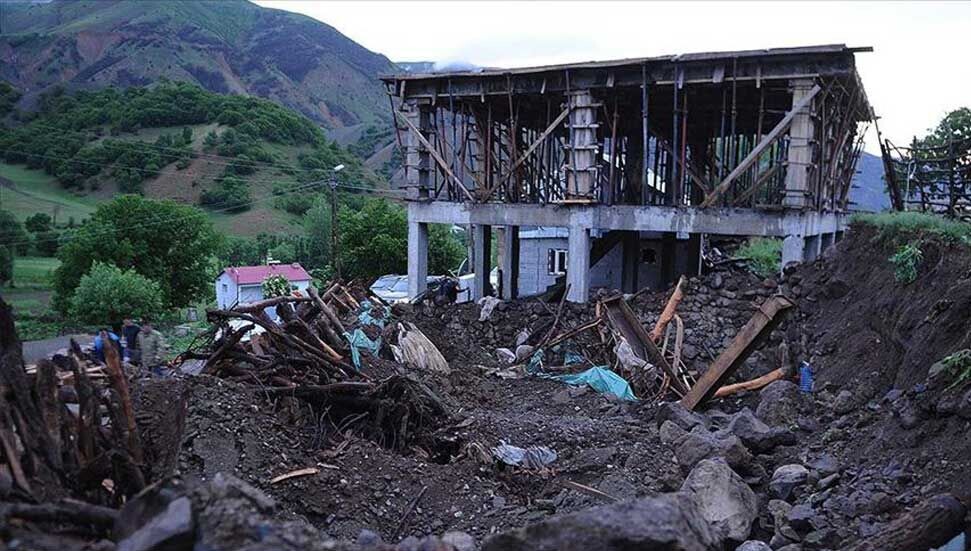 TC İçişleri Bakanlığı: "Deprem sonrası 2'si 4 üzeri olmak üzere 90 artçı deprem meydana geldi"