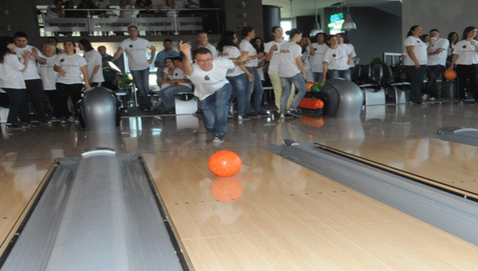 Near East Bank personeline Bowling Turnuvası düzenledi