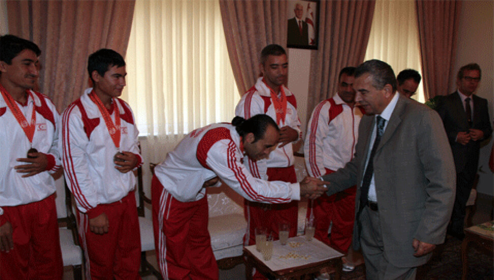 Bozer, Dünya Şampiyonasına katılan Judo Hapkido ve Kıckbox Federasyonu sporcularını kabul etti