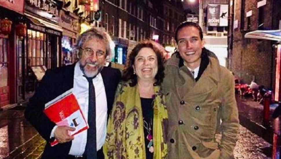 Can Dündar'ın eşi Dilek Dündar yurt dışına çıktı: "Annelik hakkımı kullandım ve aileme kavuştum"