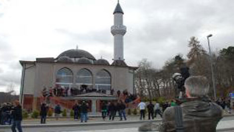 İsveç'te minareden ilk ezan okundu
