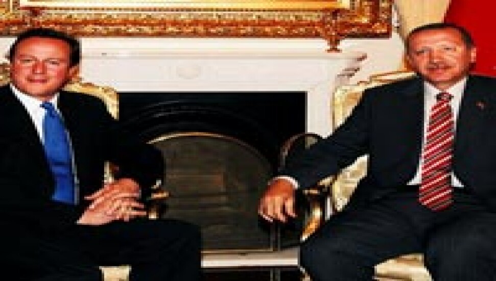 İngiltere Başbakan'ı Cameron'dan stratejik ziyaret