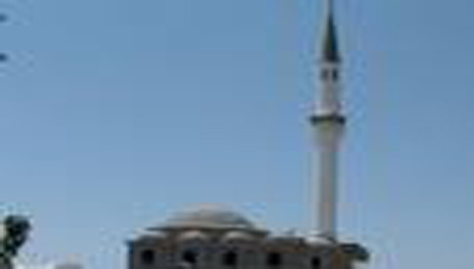 Minarelerde '900'lü hat' tartışması