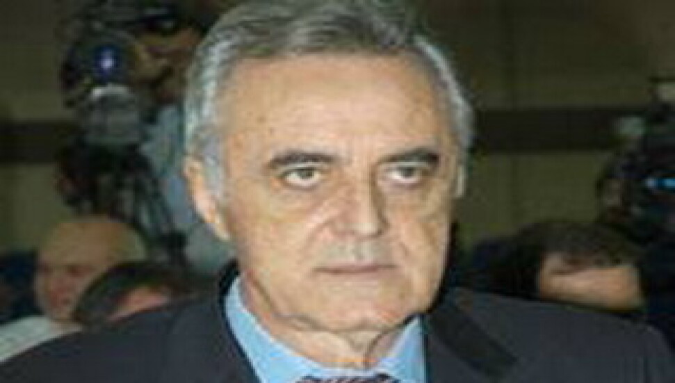 Attığım imzalarımın arkasındayım