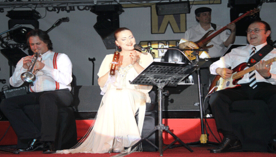Candan Erçetin, KKTC’de konser verdi