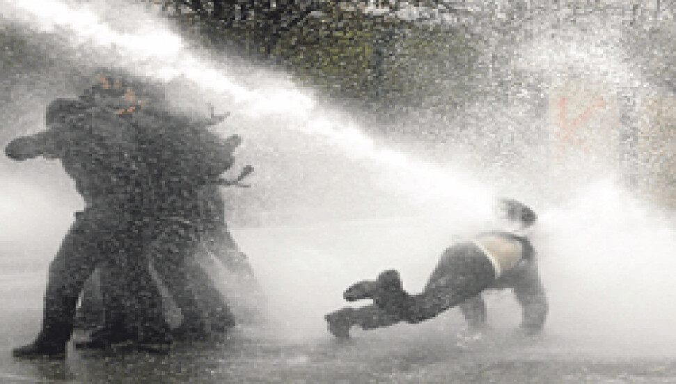 'Sert müdahale' protestosuna da sert müdahale!