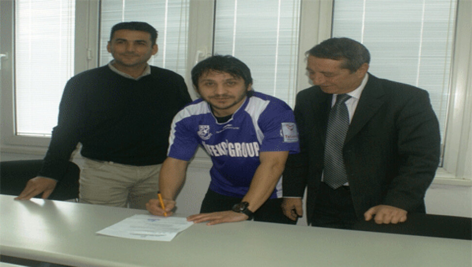 Celil Sağır bir yıllık sözleşmeye imza attı