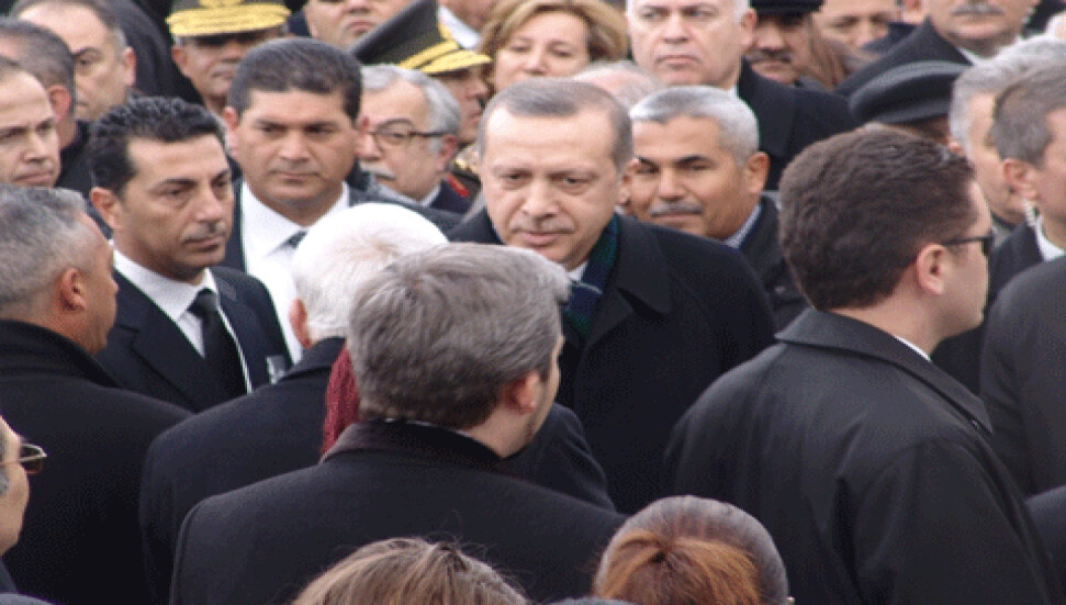Erdoğan, Aydın Denktaş'a taziyelerini iletti; taziye defterini imzaladı