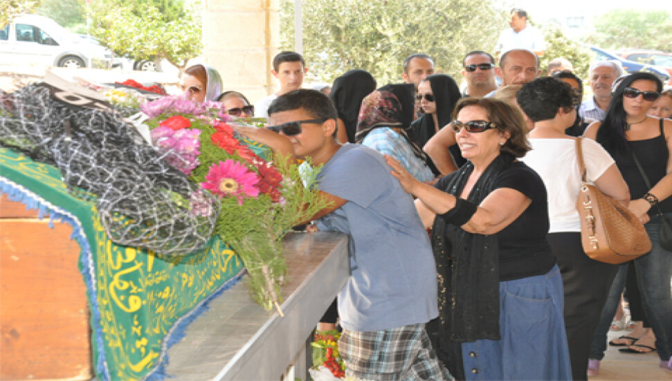 Banu Bebek gözyaşlarıyla uğurlandı...