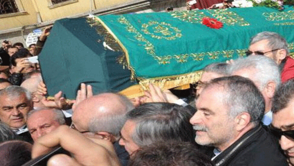 Yaşar Kemal son yolculuğuna uğurlandı