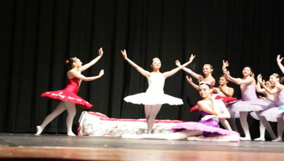 Kıbrıs Sanat`tan muhteşem dans ve bale gösterisi