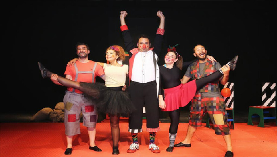 Lefkoşa Belediye Tiyatrosu'ndan çocuklar için "Soytarılar Okulu"