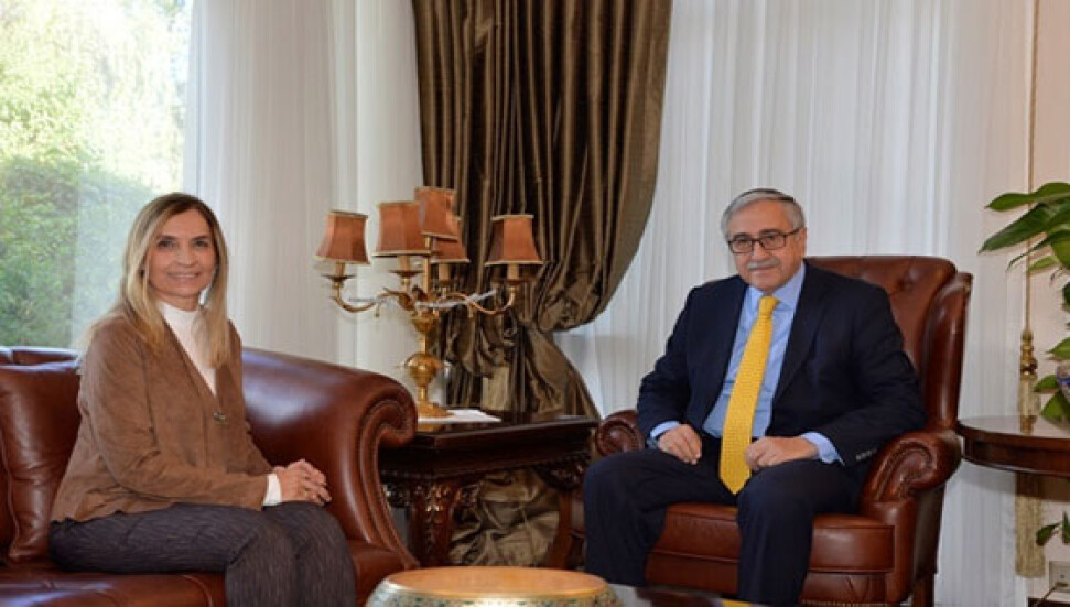 Cumhurbaşkanı Akıncı, Fransa Şövalye Devlet Nişanı sahibi Dr. Ersoy ile görüştü