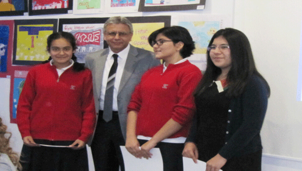 "Colgate Afiş Yarışması"nda dereceye girenler ödüllendirildi