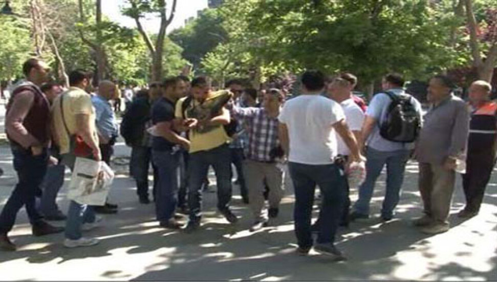 Gezi Parkı'nda bir gazeteci darp edilerek gözaltına alındı