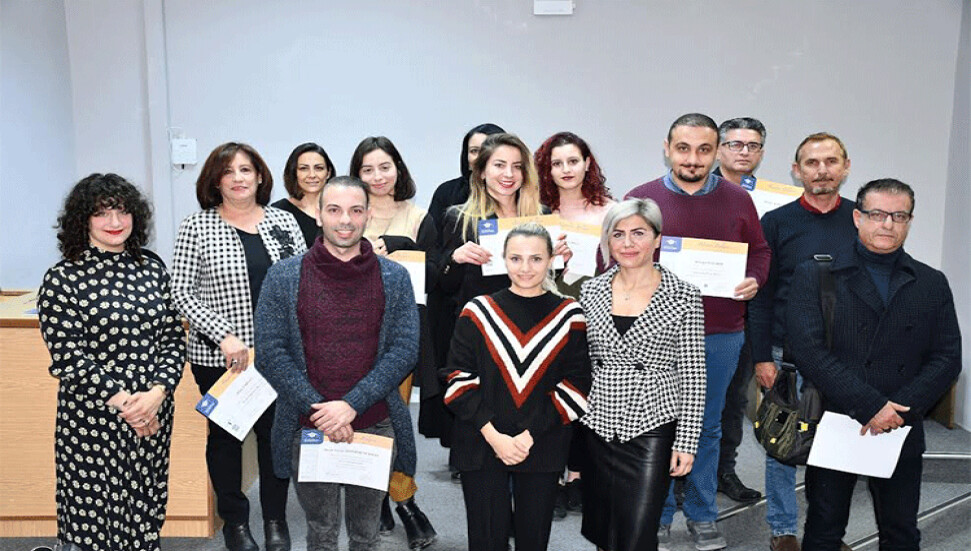 DAÜ-SEM İngilizce kurslarını başarıyla tamamlayanlara belgeleri verildi