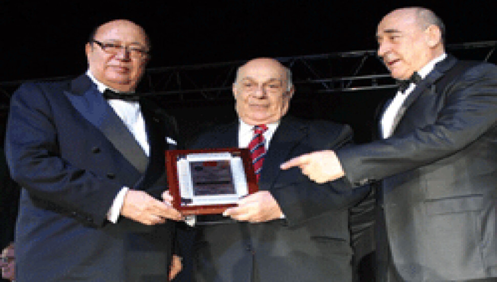 Kurucu Cumhurbaşkanı Denktaş'a "Devlet Adamı" ödülü