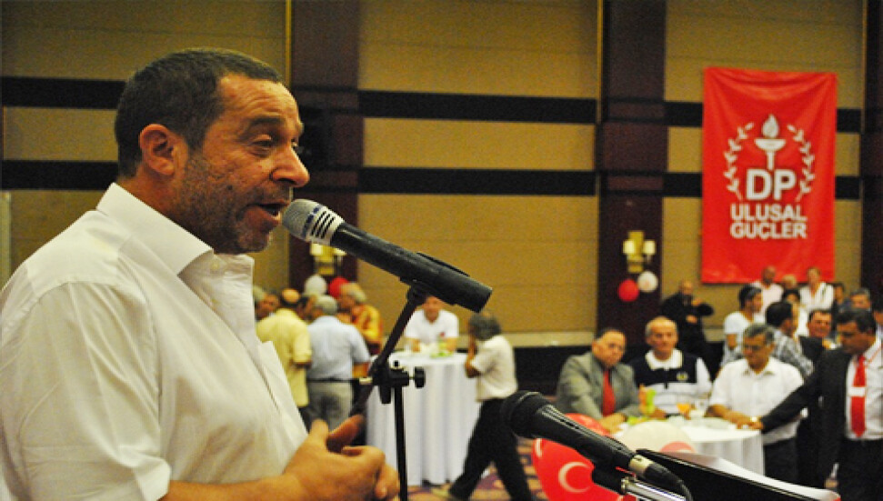Denktaş, "Tek yumruk ve tek yürek olarak tek hedefimiz, tek başına iktidar olmaktır"