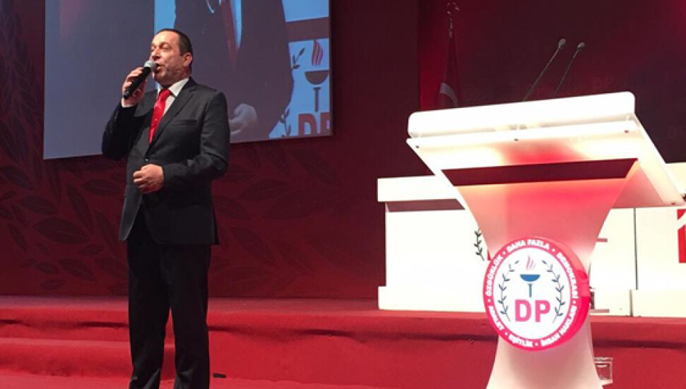 Kurultay'da tek aday olan Serdar Denktaş oy birliği ile Demokrat Parti Başkanı oldu...