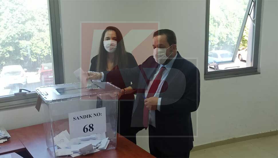 Serdar Denktaş: “Sandığa gidin, iradenize sahip çıkın”