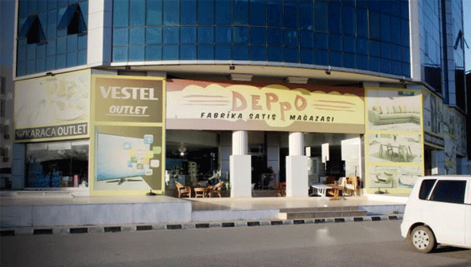 "Deppo Mağaza"da indirim çılgınlığına halktan büyük ilgi