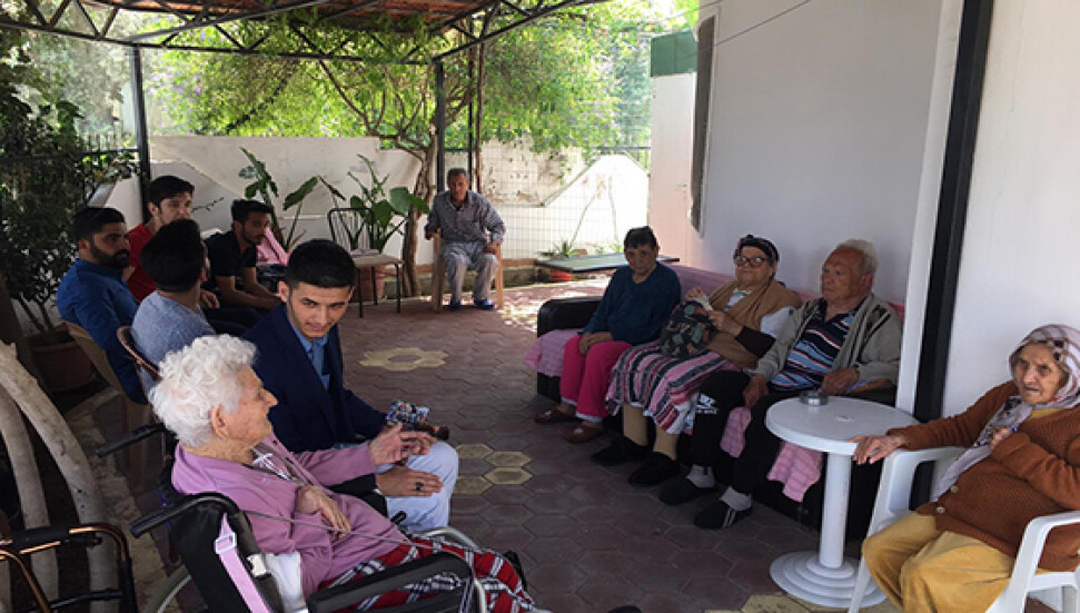 Doğa ve Çevre Kulübü, Ece Huzurevi'ni ziyaret etti